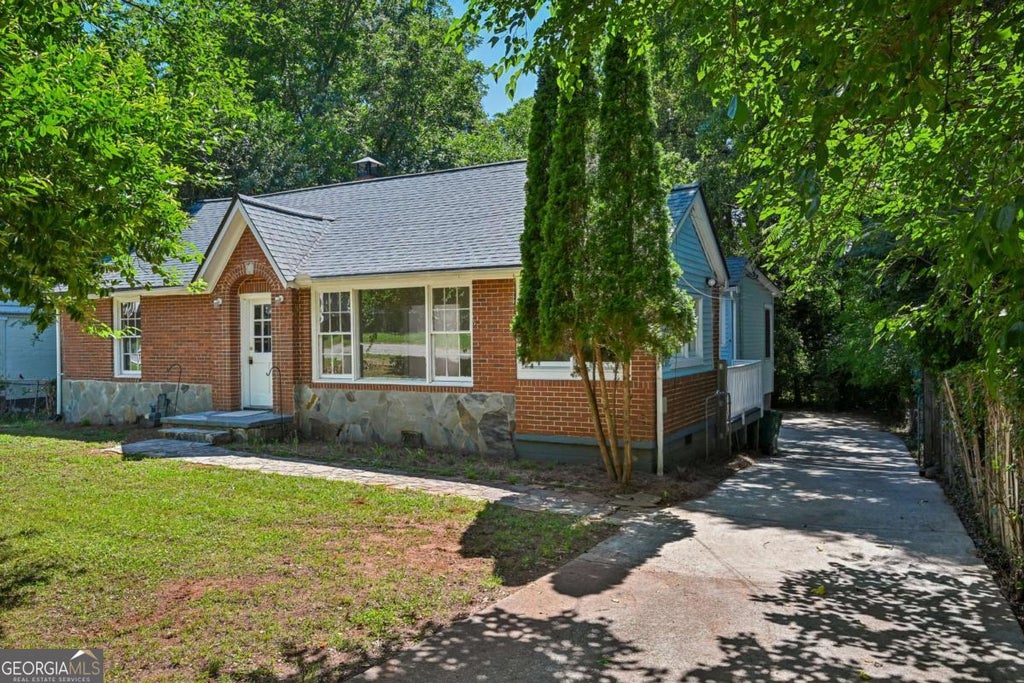 Photo of 523 Ashburton Avenue, Decatur, GA 30032 (MLS # 10783637)