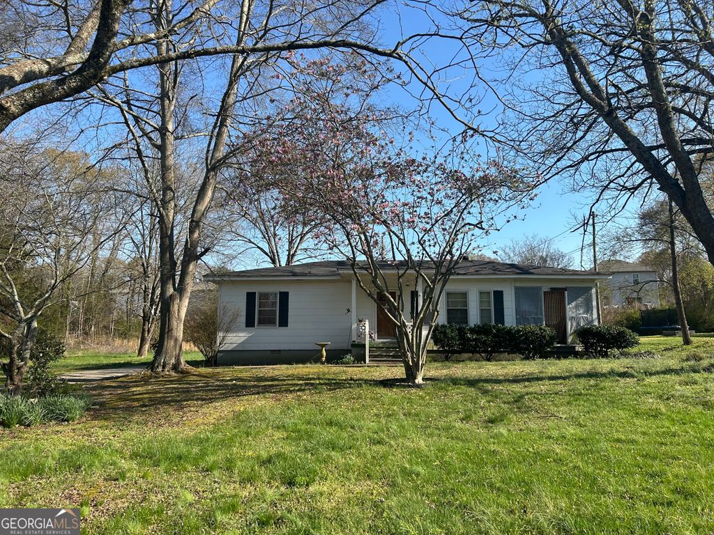 Photo of 107 Lakeshore Circle, Braselton, GA 30517 (MLS # 10715543)