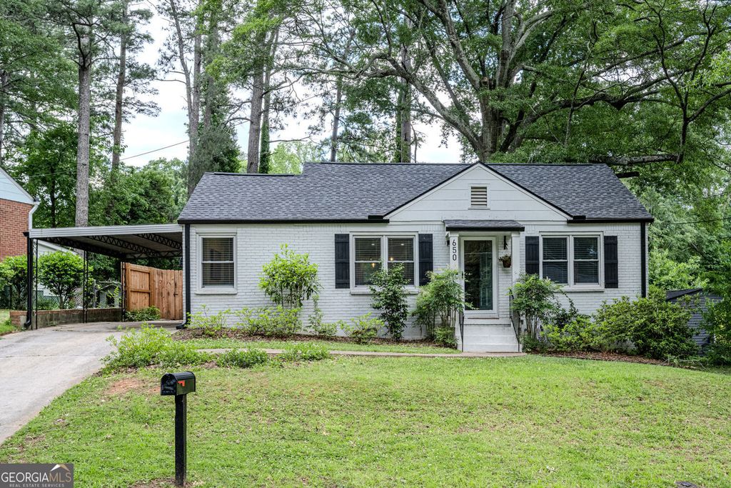 Photo of 650 Campbell Circle, Atlanta, GA 30354 (MLS # 10766044)