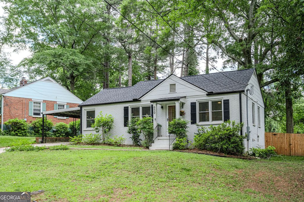 Photo of 650 Campbell Circle, Atlanta, GA 30354 (MLS # 10766044)