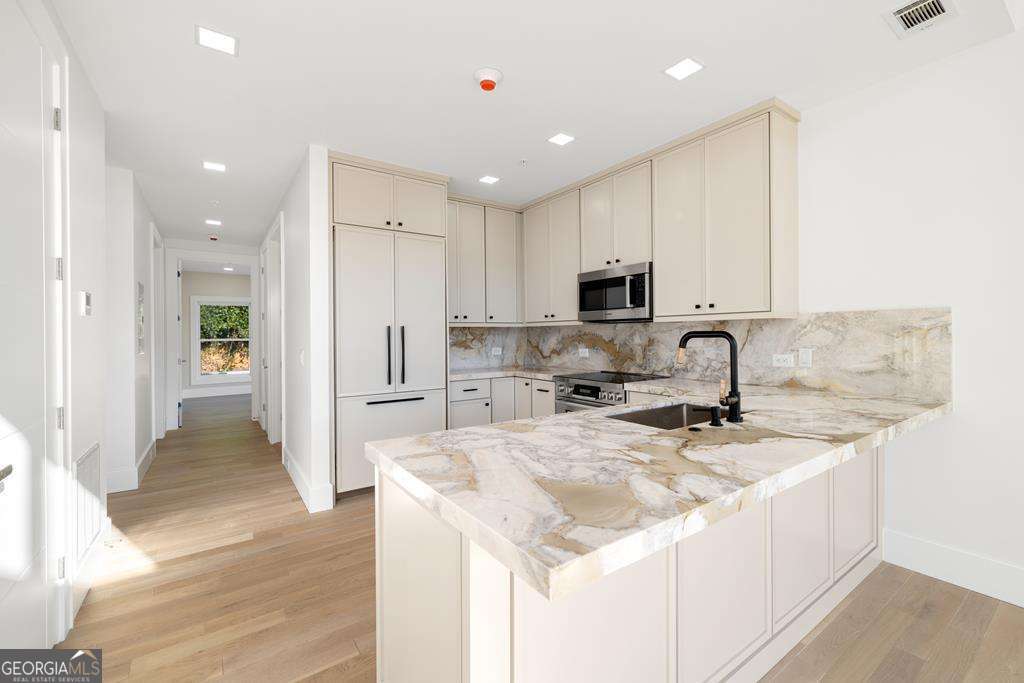 1281 #4 E Main ST