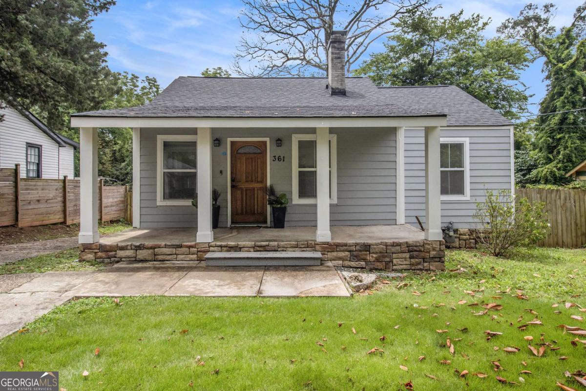 Discover this beautifully updated 3-bedroom, 2-bath ranch in the heart of Atlanta! Featuring a bright, open layout, a stylishly upgraded kitchen, and modern baths, this home offers comfort and convenience. Enjoy the spacious, fenced backyard and a prime location close to dining, shopping, and entertainment.