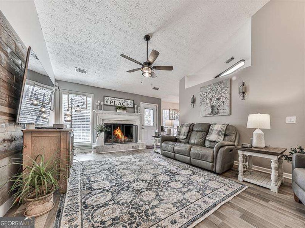 Photo of 162 Old Burnt Hickory Road, Acworth, GA 30101 (MLS # 10676509)