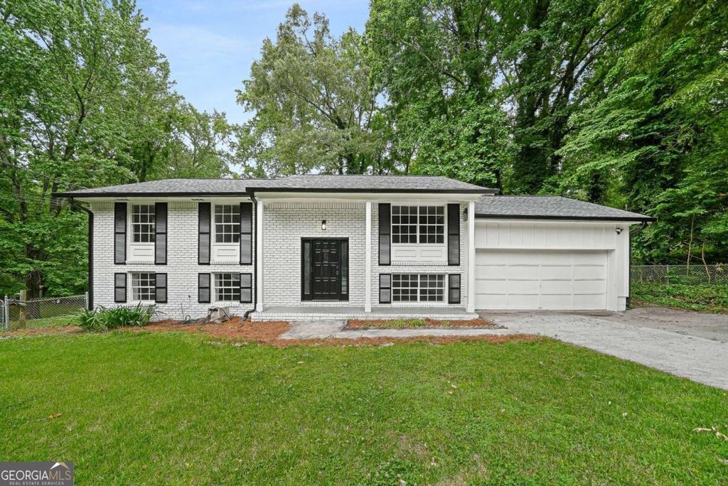 Photo of 1844 Juniper Court SW, Marietta, GA 30008 (MLS # 10760180)