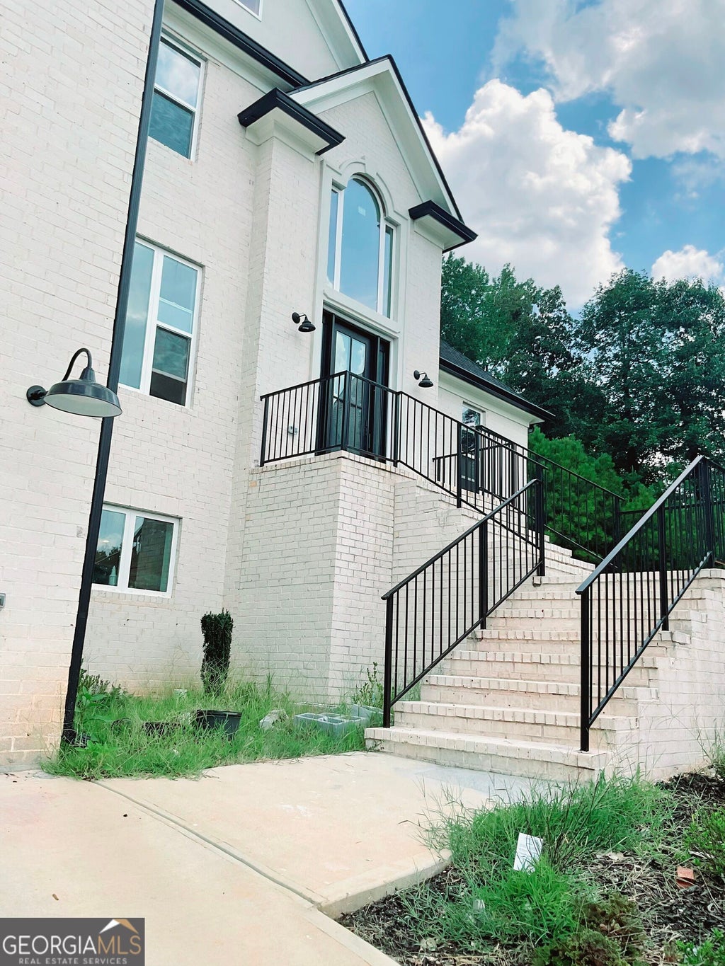 Photo of 2910 Battlecrest Drive, Decatur, GA 30034 (MLS # 10870940)