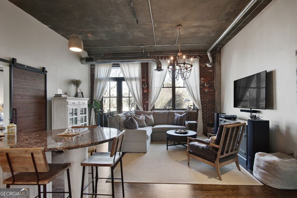 Photo of 3235 Roswell Road NE #520, Atlanta, GA 30305 (MLS # 10657145)