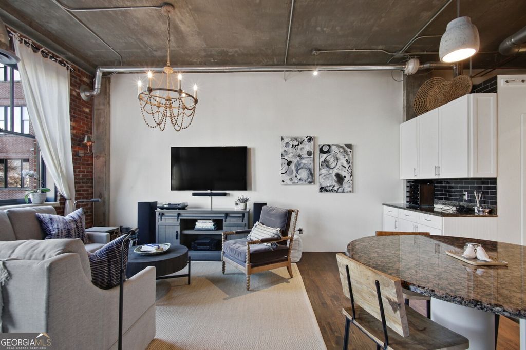 Photo of 3235 Roswell Road NE #520, Atlanta, GA 30305 (MLS # 10657145)