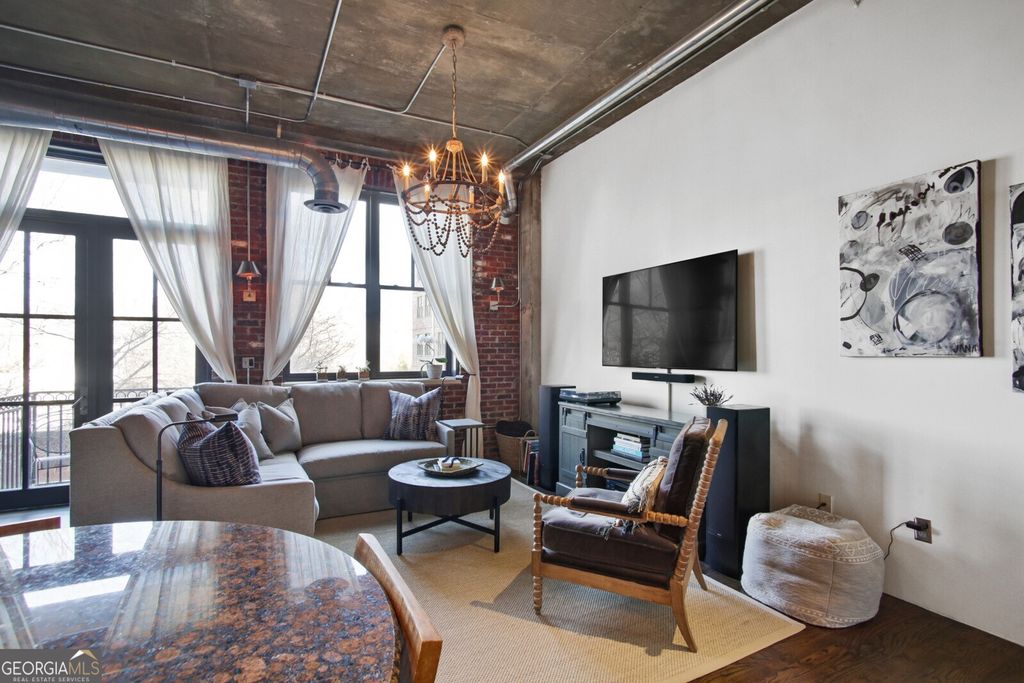 Photo of 3235 Roswell Road NE #520, Atlanta, GA 30305 (MLS # 10657145)