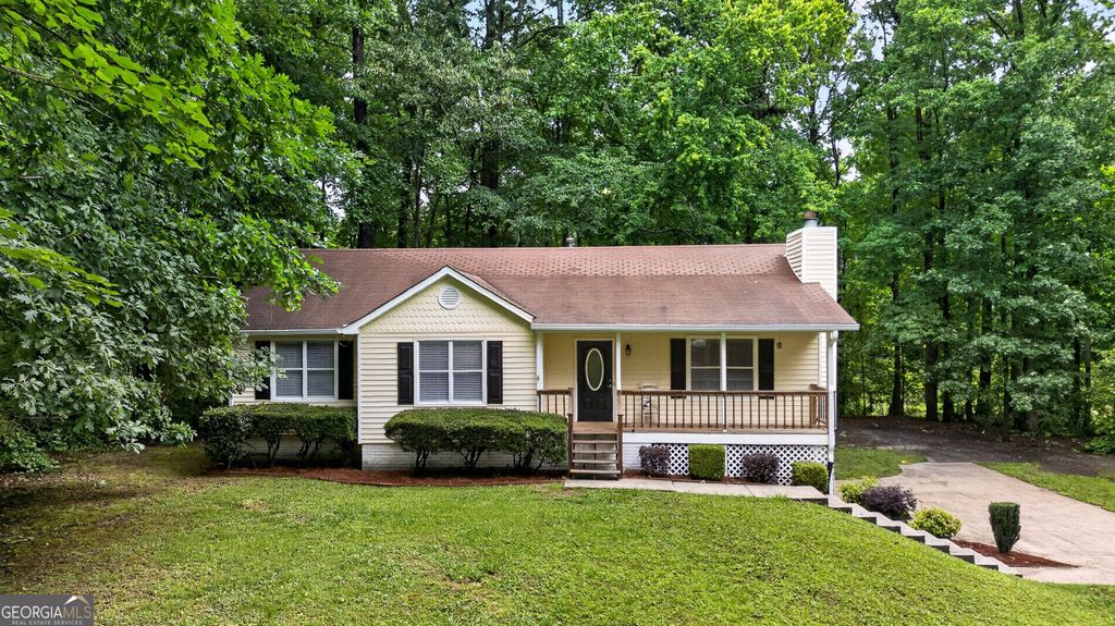 Photo of 126 Doe Run Drive, Sharpsburg, GA 30277 (MLS # 10772042)