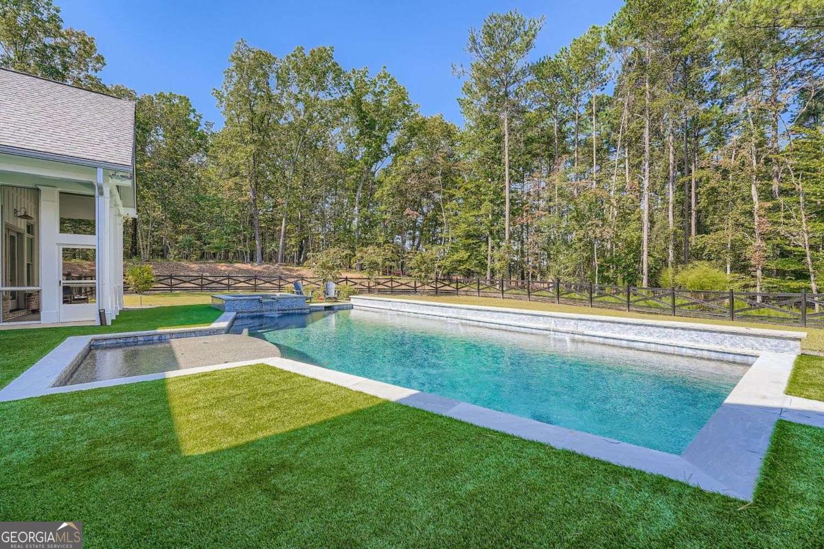 846 Holland RD