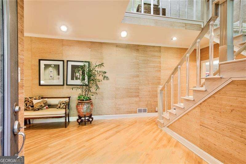 1075 Riverside TRCE