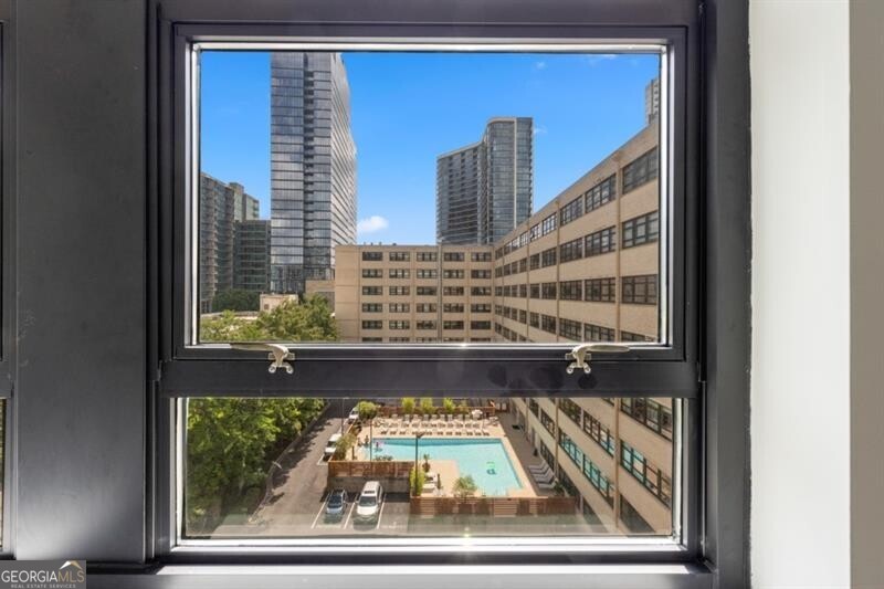 PEACHTREE LOFTS - Residential