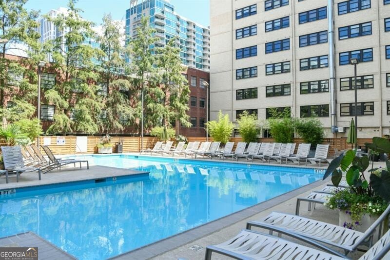 PEACHTREE LOFTS - Residential