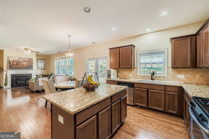 Trey Vista On The Lake - Residential