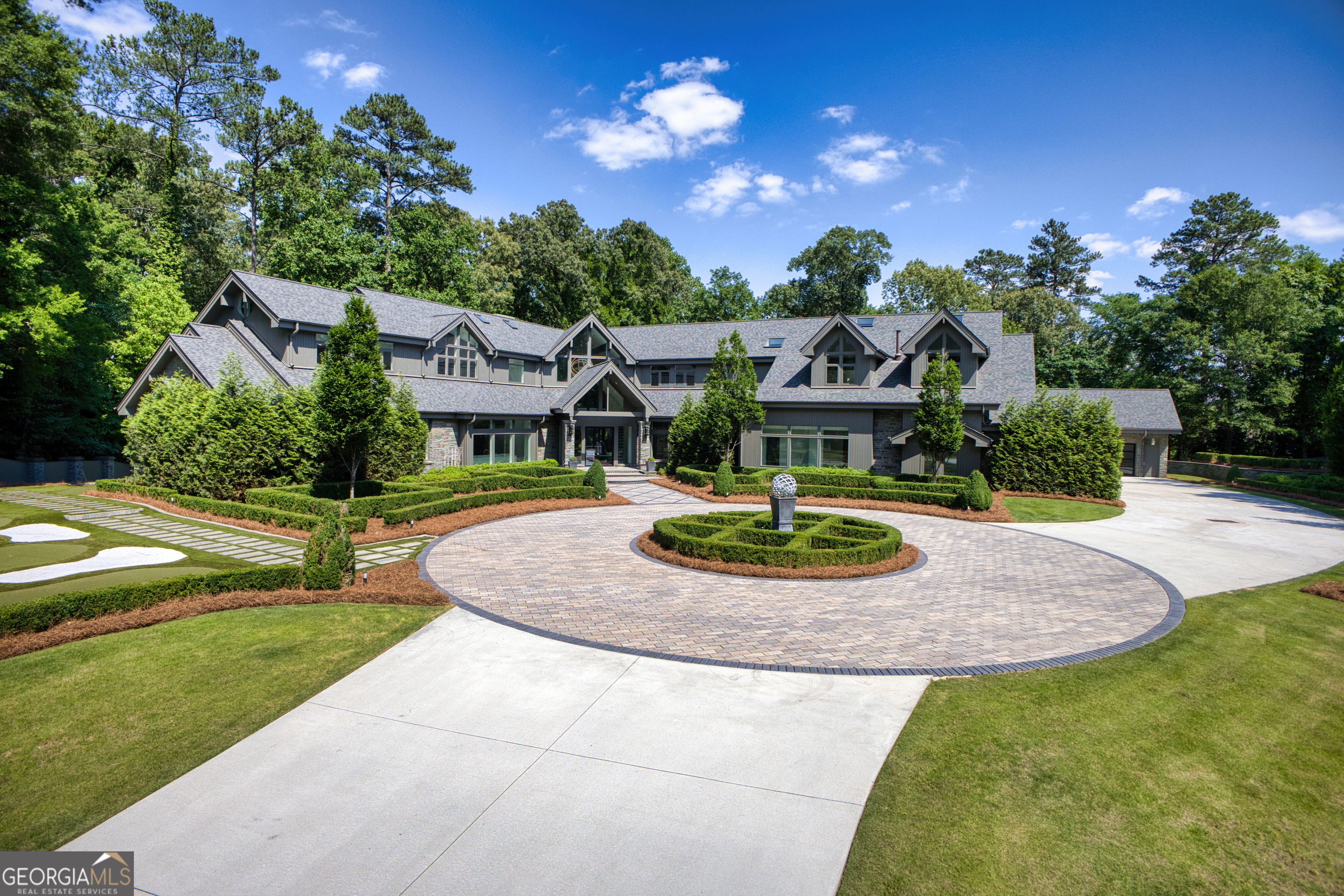 2883 W Roxboro RD NE