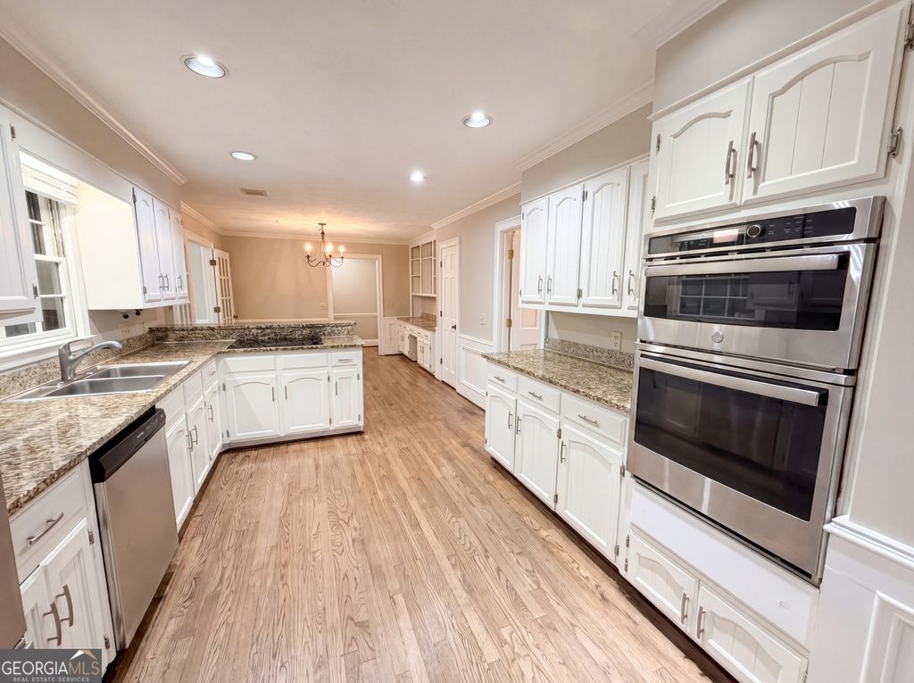 Photo of 2360 Kimbrough Court, Sandy Springs, GA 30350 (MLS # 10759072)