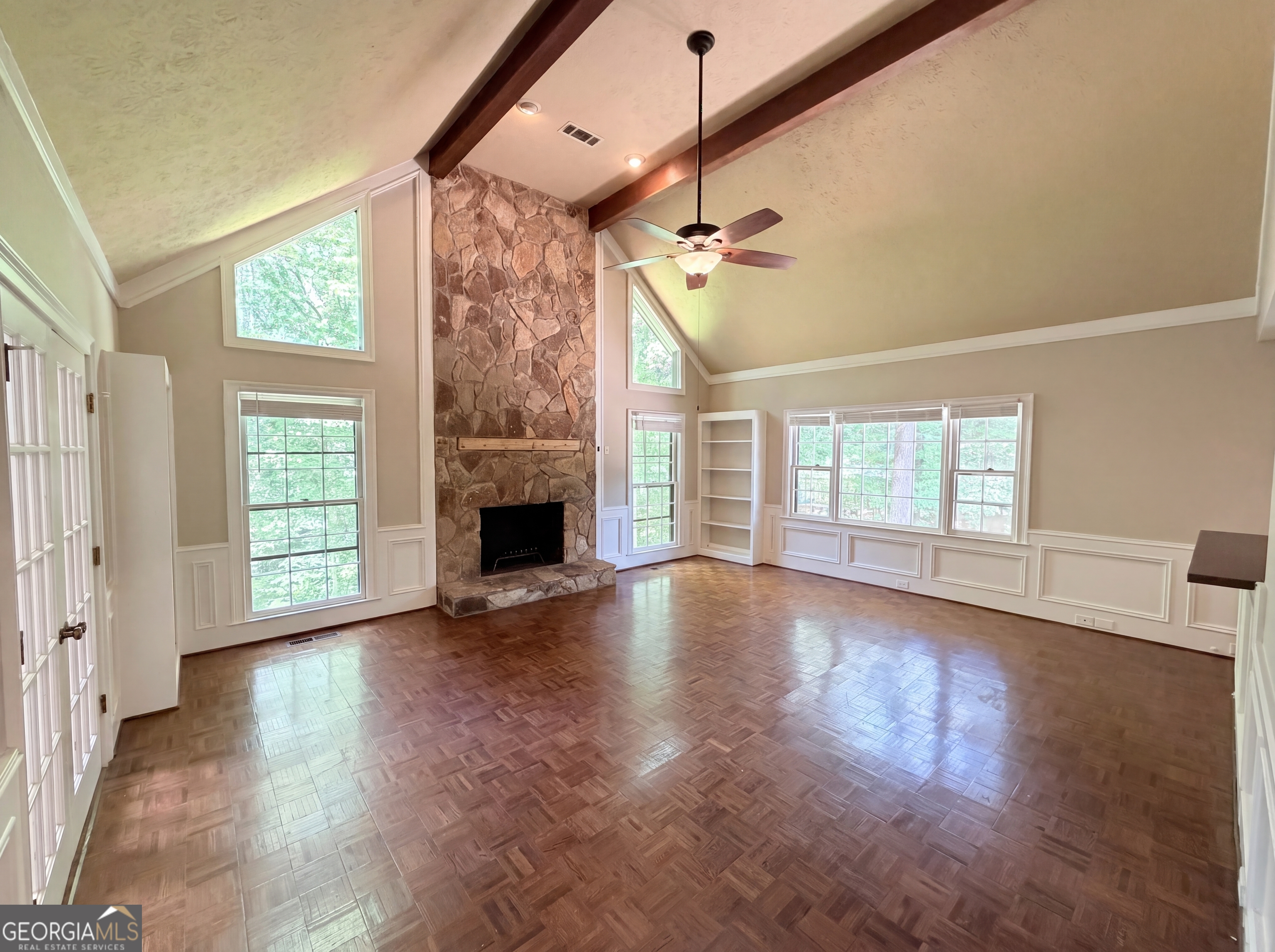 2360 Kimbrough CT
