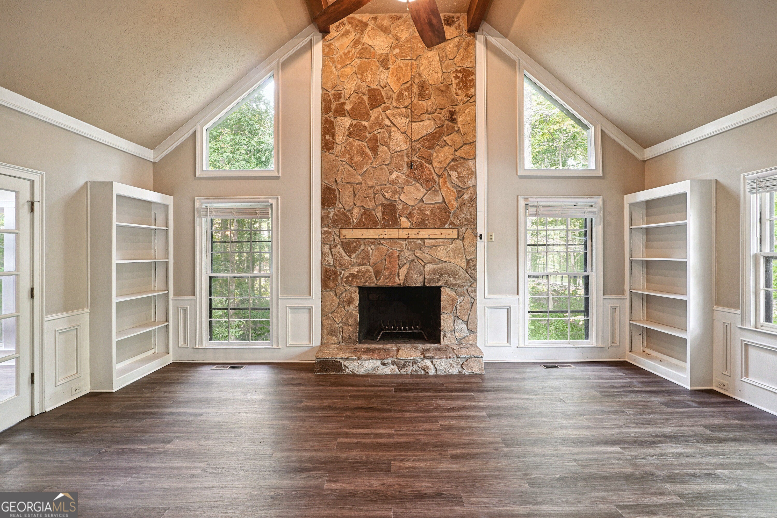 2360 Kimbrough CT