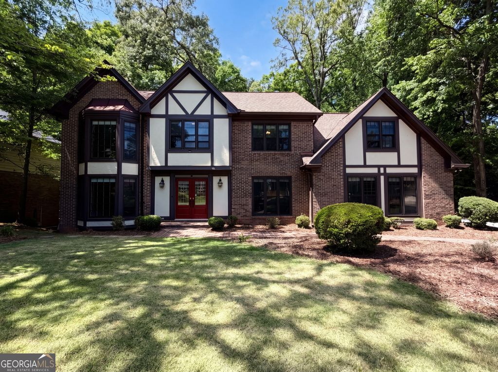 Photo of 2360 Kimbrough Court, Sandy Springs, GA 30350 (MLS # 10759072)