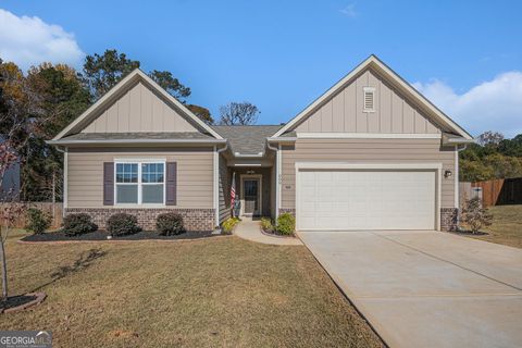 Photo of 609 Bentwater Way, Hoschton, GA 30548 (MLS # 10639601)