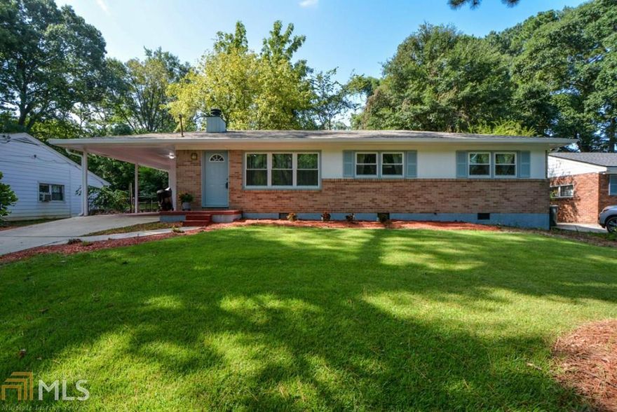 Spacious Renovated Ranch with four seasons Sunroom!  New bathrooms, laminate wood flooring, Newer roof & HVAC, New kitchen cabinets, countertops and appliances, manicured landscaping. Excellent Chamblee location