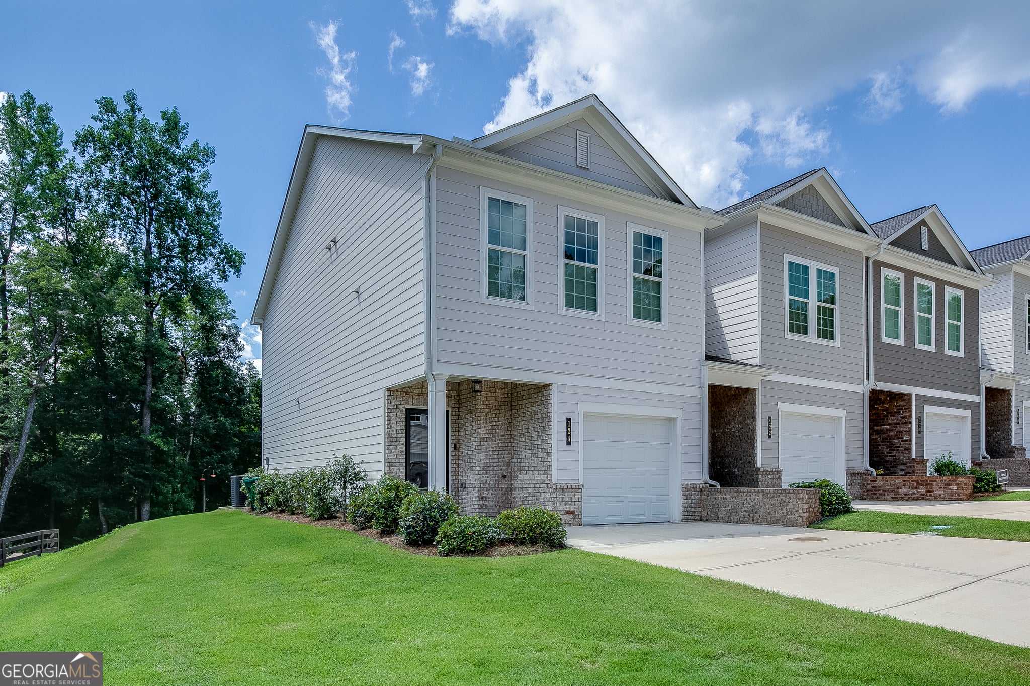 124 Greenview CT