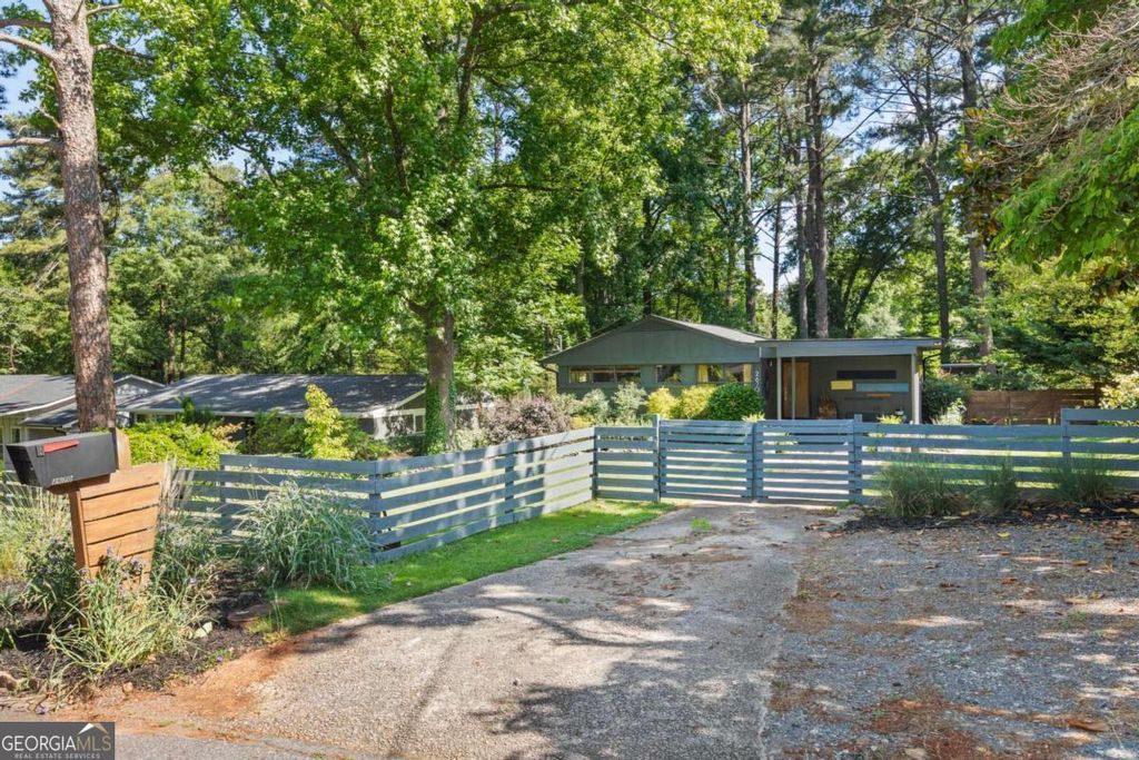 Photo of 2670 Yale Terrace, Decatur, GA 30032 (MLS # 10768429)
