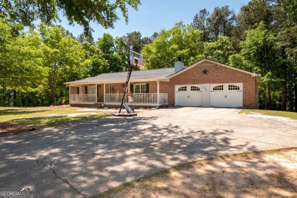 Photo of 1880 Holman Road, Hoschton, GA 30548 (MLS # 10706049)