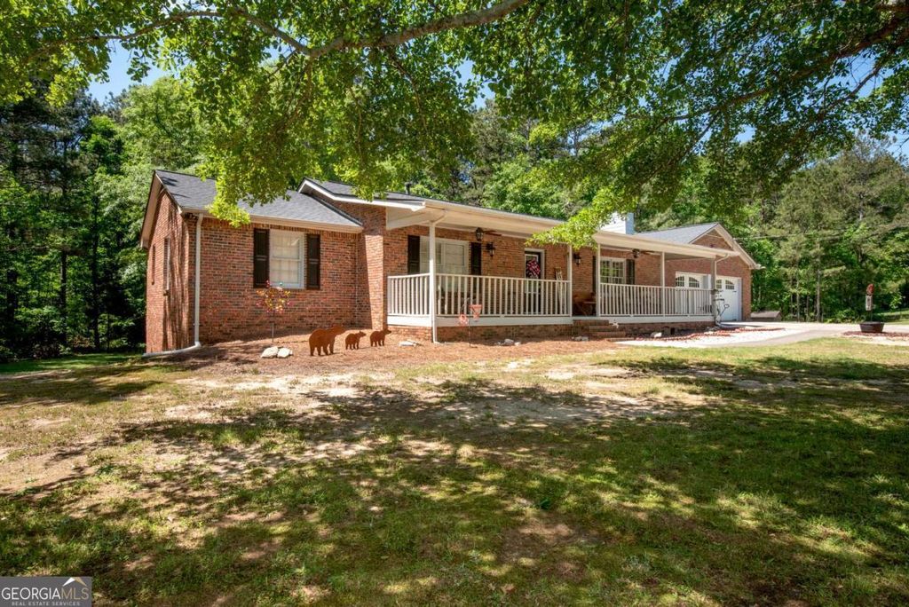 Photo of 1880 Holman Road, Hoschton, GA 30548 (MLS # 10706049)