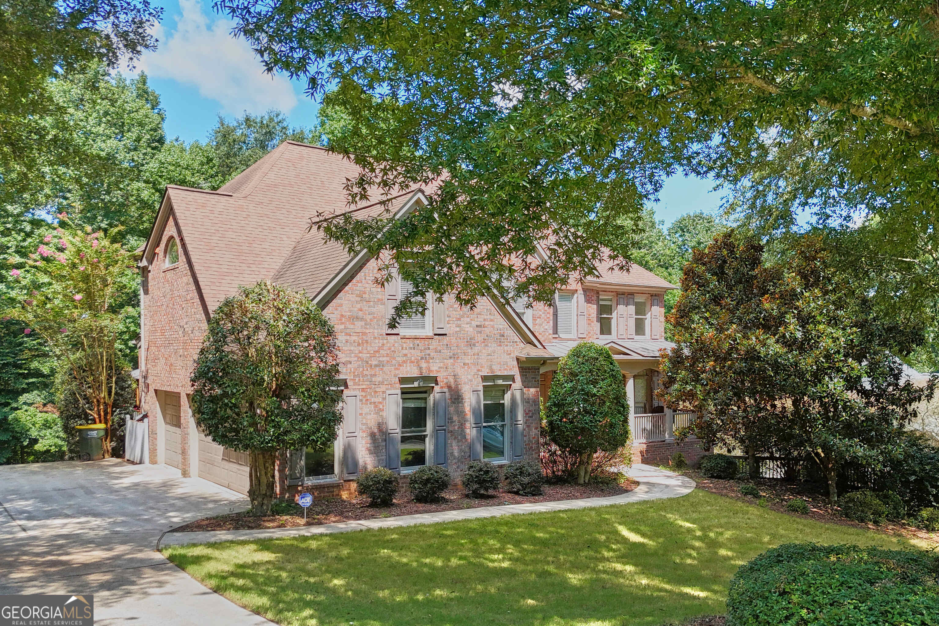 195 Woodcliff CT
