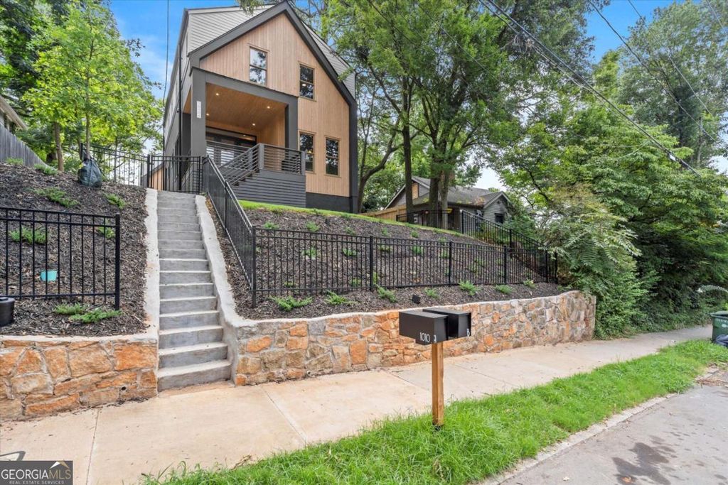 Photo of 1010 Boulevard SE, Atlanta, GA 30312 (MLS # 10679289)