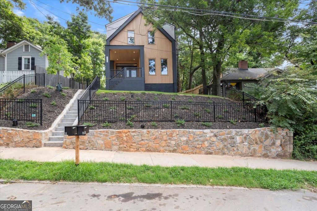 Photo of 1010 Boulevard SE, Atlanta, GA 30312 (MLS # 10679289)