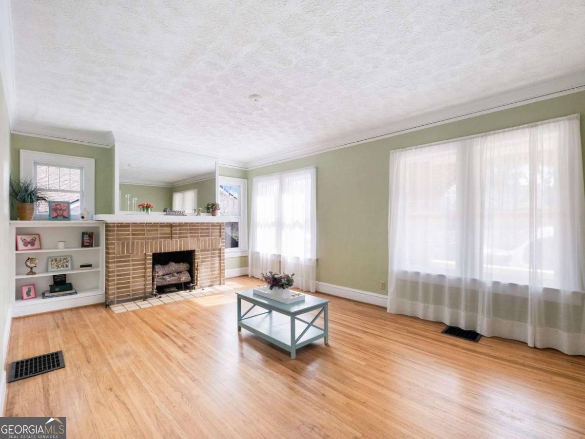 1391 Jefferson AVE