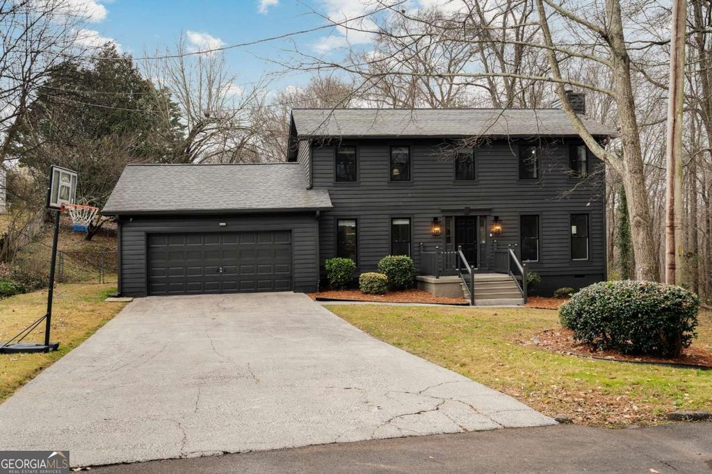 Photo of 2001 Brook Way, Dalton, GA 30720 (MLS # 10662845)