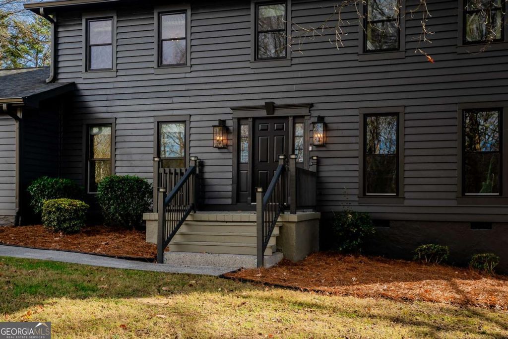 Photo of 2001 Brook Way, Dalton, GA 30720 (MLS # 10662845)