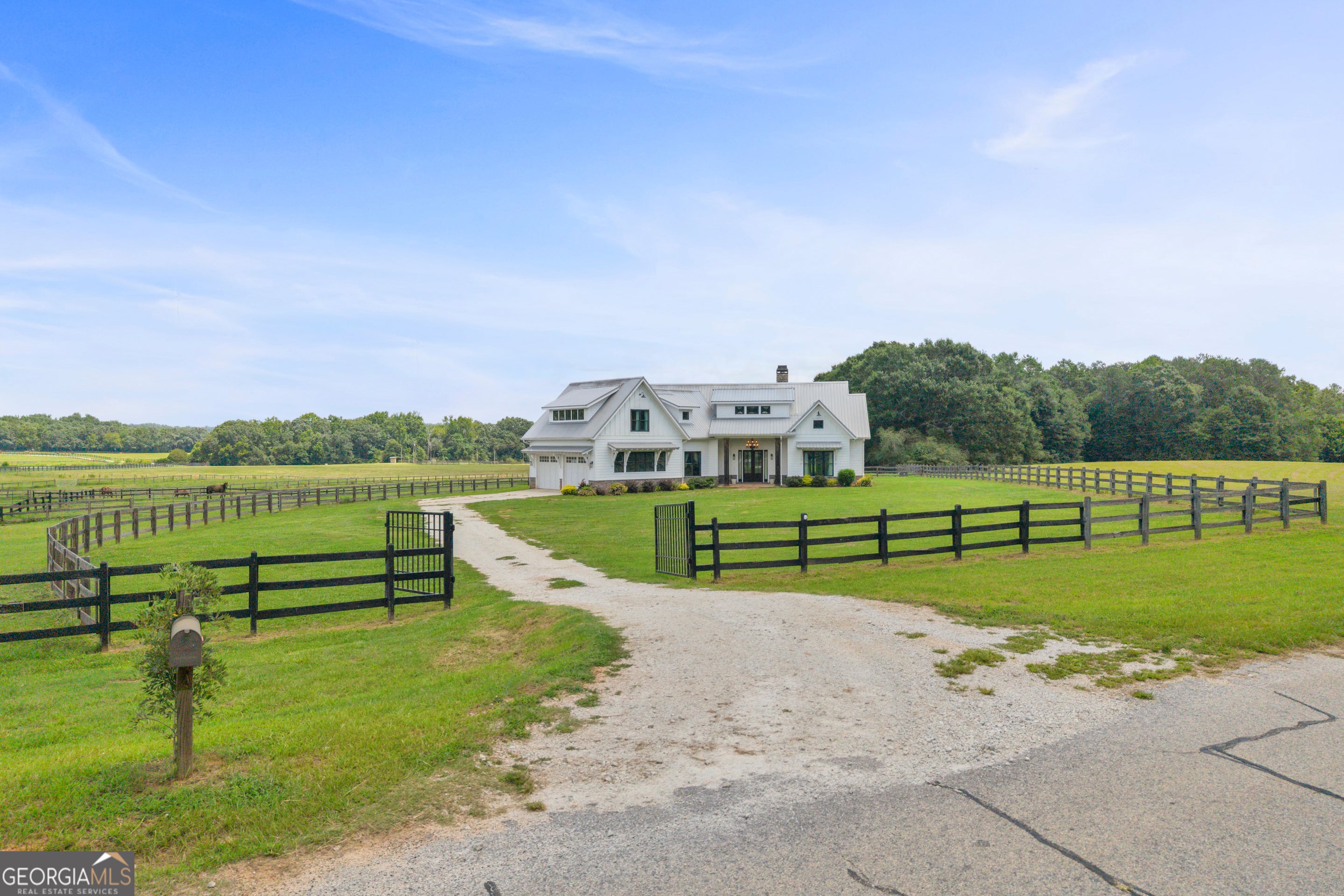 872 Woodlawn RD