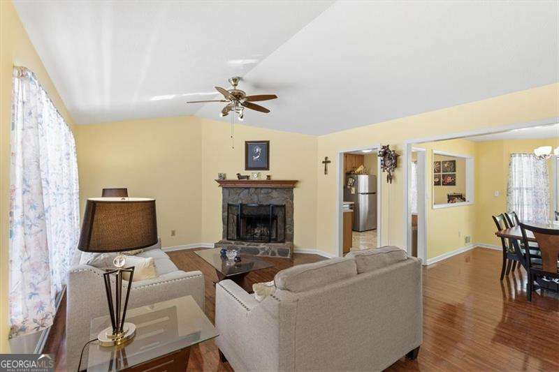 164 Emerald Pines LN