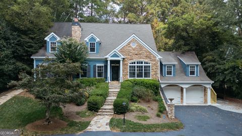 Photo of 2813 W Roxboro Road NE, Atlanta, GA 30324 (MLS # 10609645)