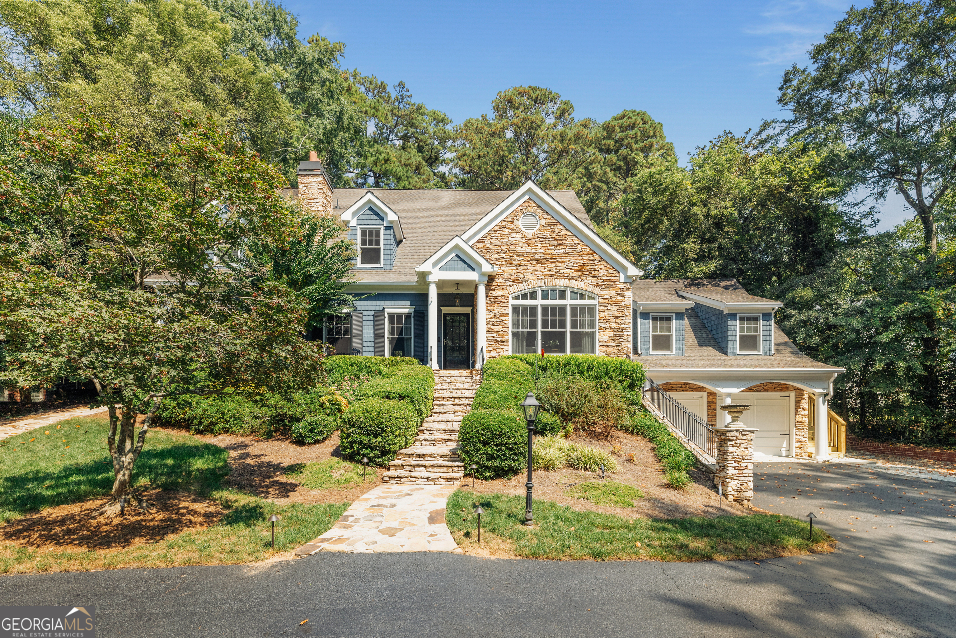 2813 W Roxboro RD NE