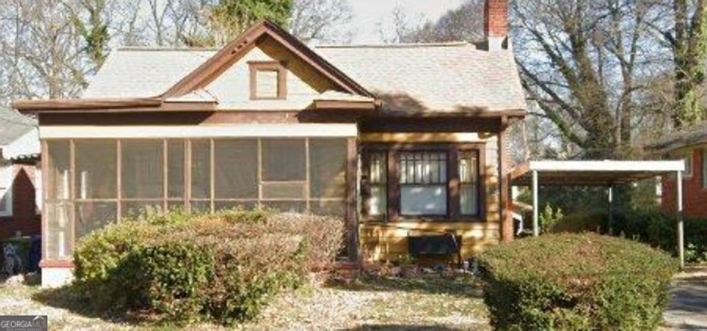 Photo of 885 Rose Circle SW, Atlanta, GA 30310 (MLS # 10741408)