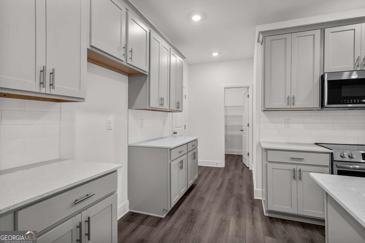 121 Armory Creek DR