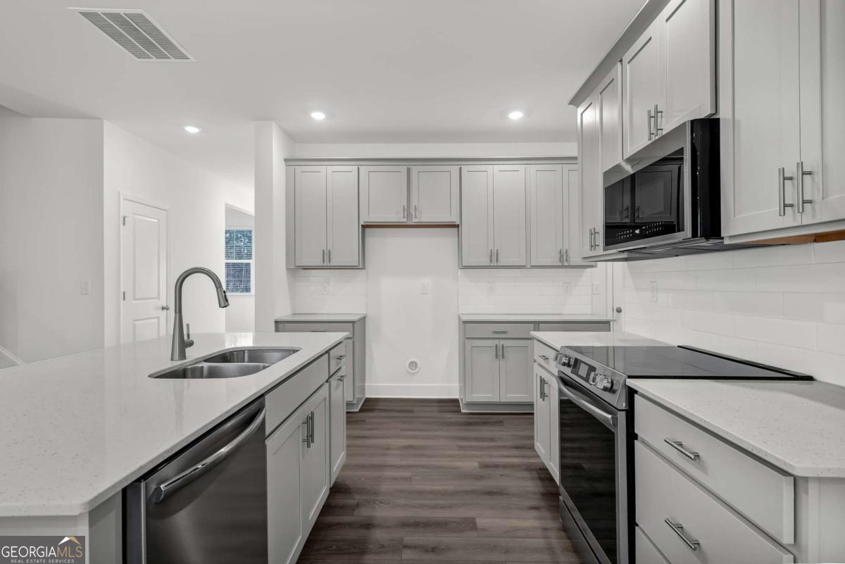 121 Armory Creek DR