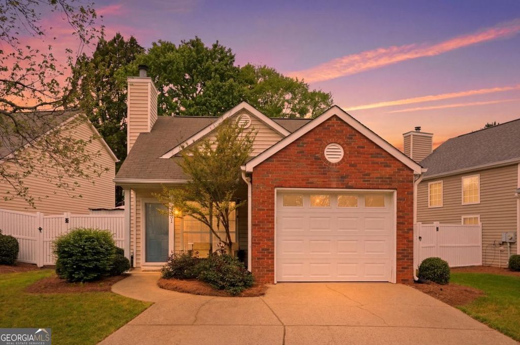 Photo of 3551 Avensong Village Circle, Alpharetta, GA 30004 (MLS # 10728399)