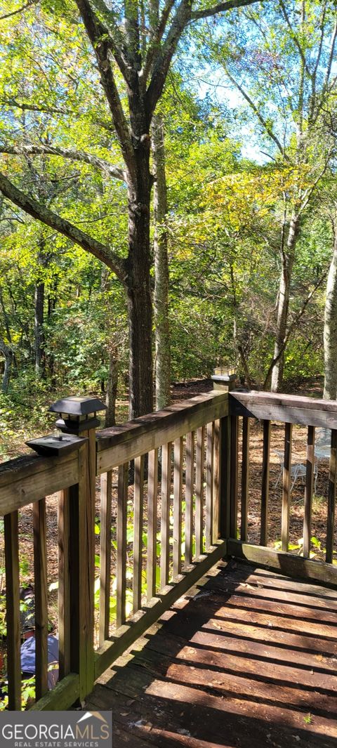 A home in Dacula