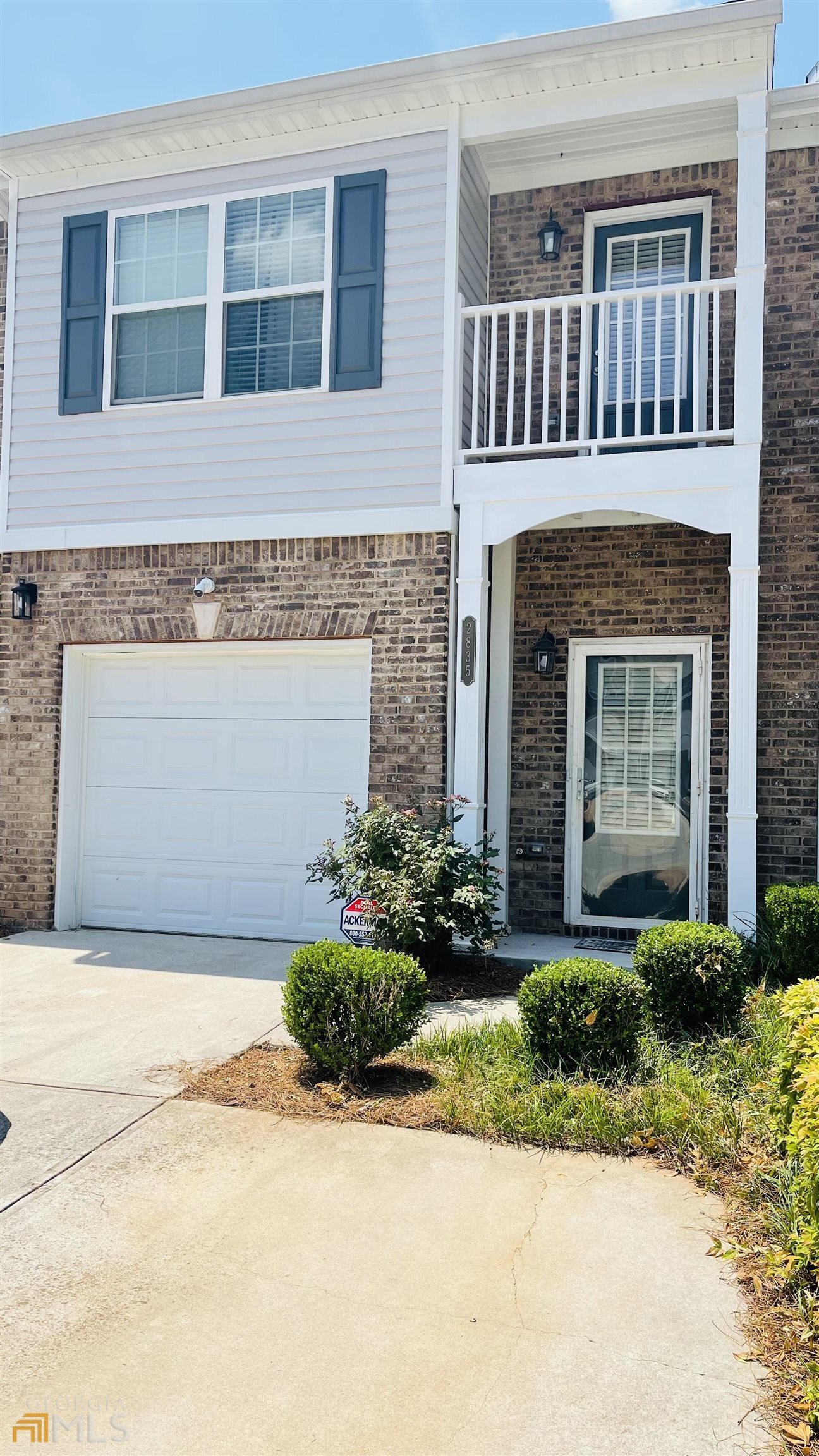 This beautiful 3bd/2.5ba townhome is conveniently tucked in the gated Snapfinger Manor community. This home offers stainless steel appliances, hardwood flooring, an open concept floor plan, and tons of storage space. While touring, be sure to check out the private balcony located in the oversized master bedroom! Rental restrictions apply. Not an FHA approved community.