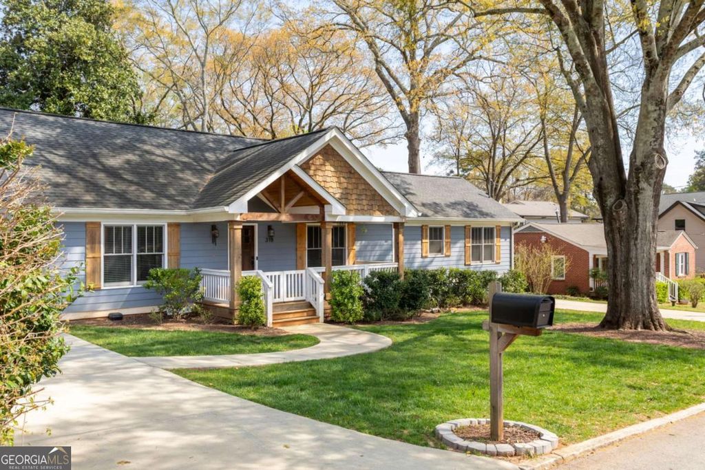 Photo of 318 Ashburton Avenue SE, Atlanta, GA 30317 (MLS # 10721984)