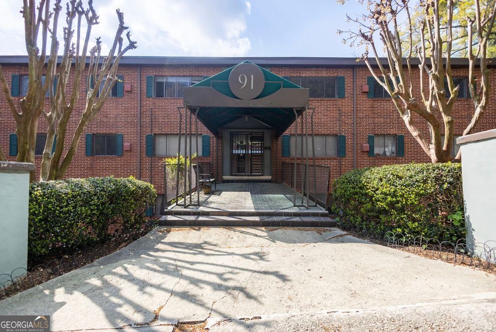 Photo of 91 Rumson Rd NE #C-37, Atlanta, GA 30305 (MLS # 10719335)
