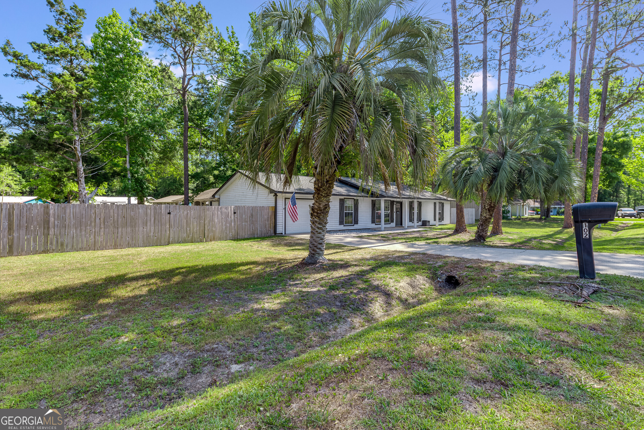 102 W Palm CT