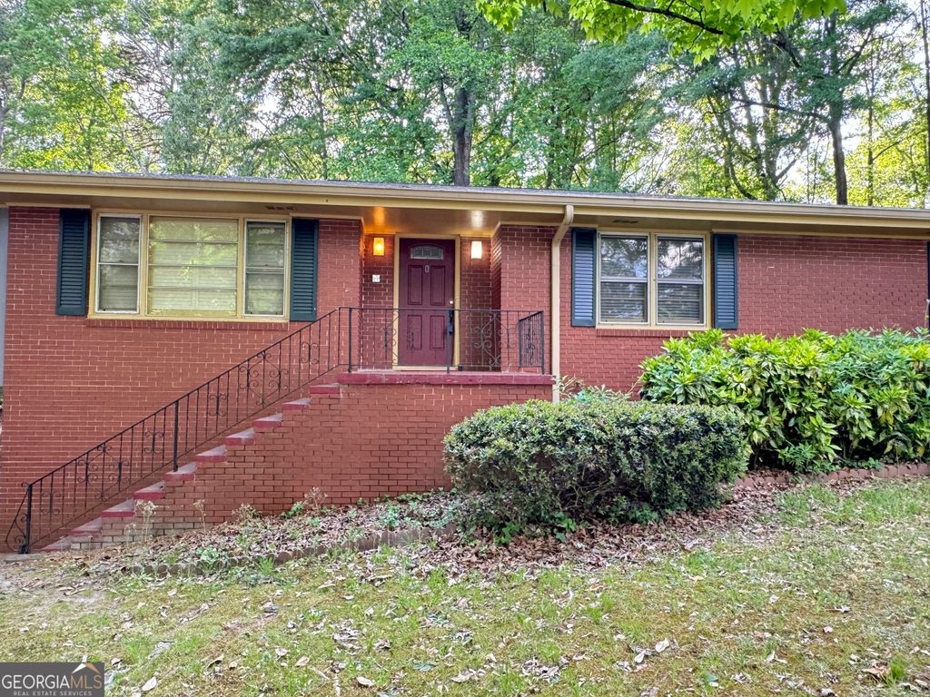 Photo of 222 Pineview Drive, Lawrenceville, GA 30046 (MLS # 10741269)