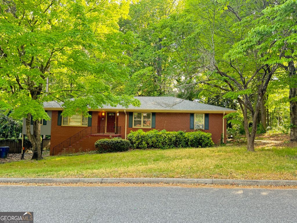Photo of 222 Pineview Drive, Lawrenceville, GA 30046 (MLS # 10741269)